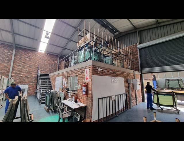 366M² WAREHOUSE TO LET IN JET PARK